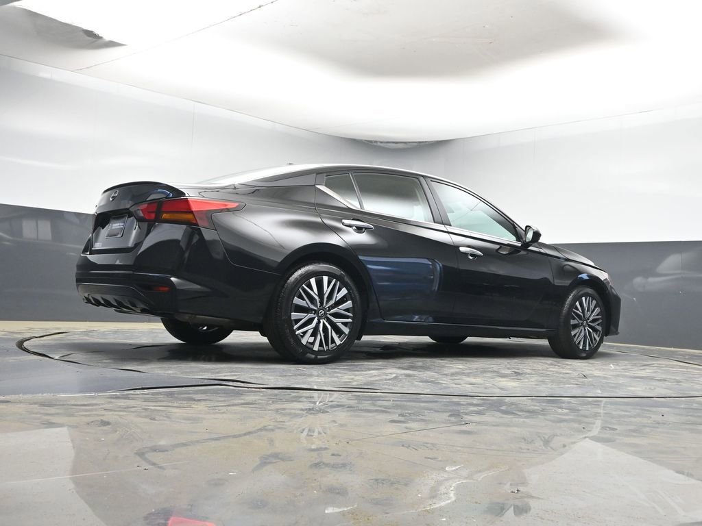 Used 2025 Nissan Altima 2.5 SV image 28