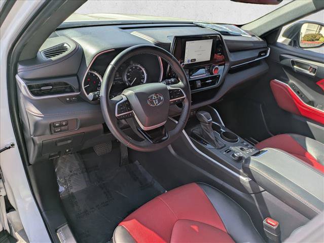 Used 2023 Toyota Highlander XSE AWD/4WD image 10
