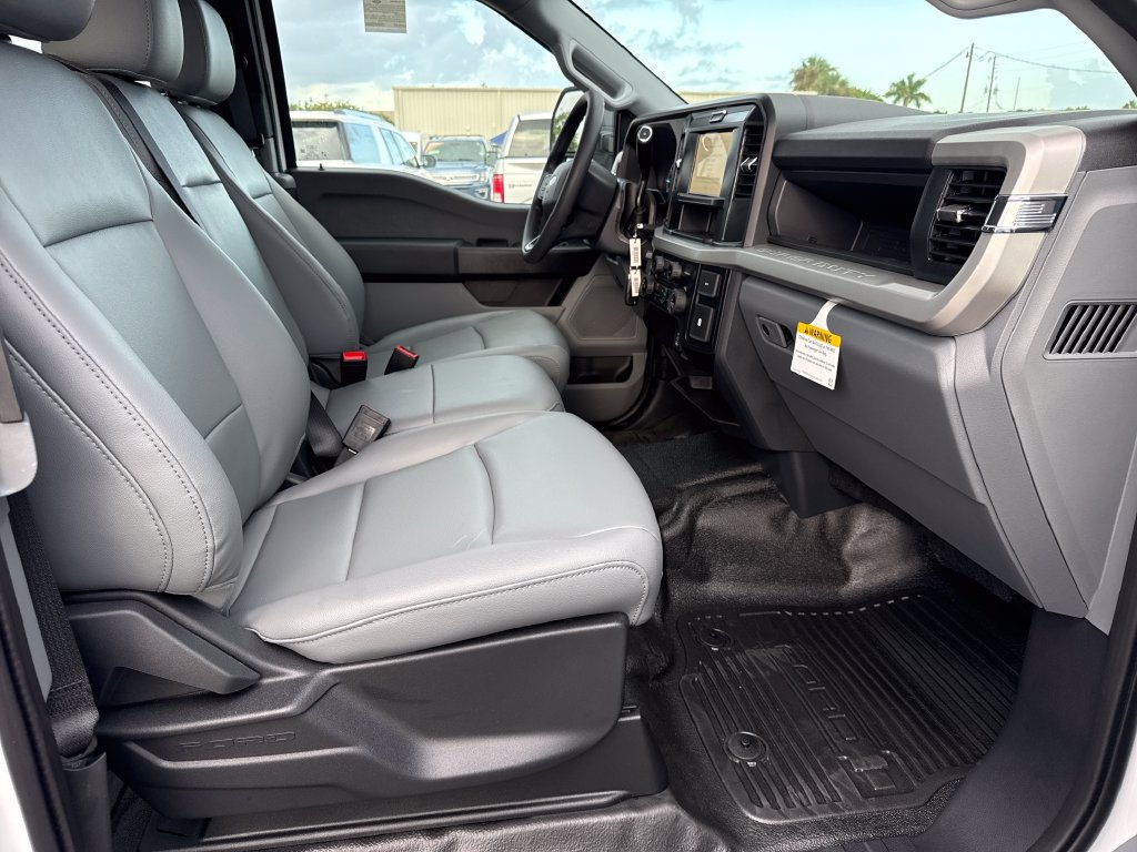 New 2027 Ford F250 XL w/ XL Chrome Package RWD image 21