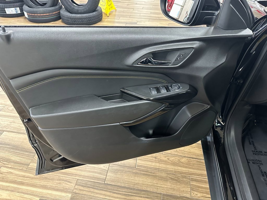 Used 2024 Chevrolet Trax LT image 9