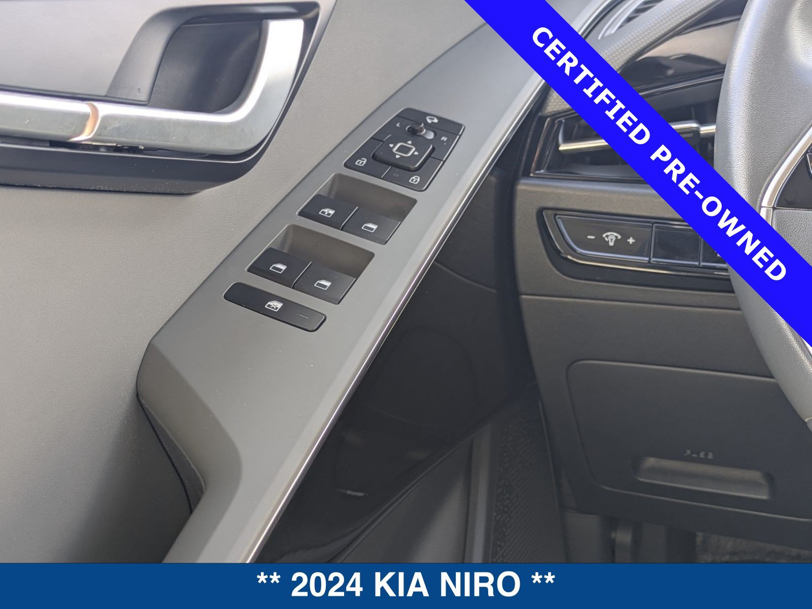 Used 2024 Kia Niro EX Touring FWD image 22