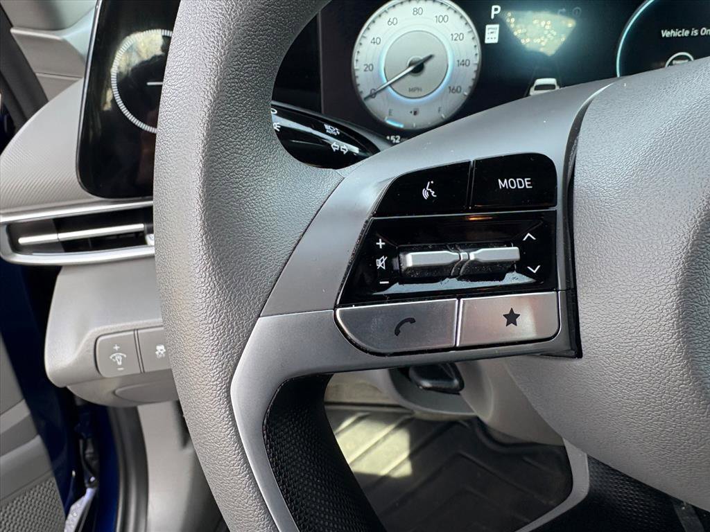 Certified 2024 Hyundai Elantra SEL image 11