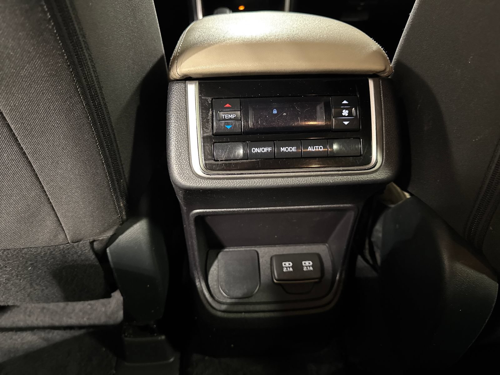 Used 2022 Subaru Ascent Premium w/ Convenience Package AWD/4WD image 25