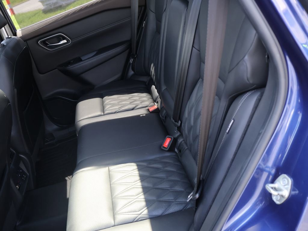 Used 2021 Nissan Rogue Platinum AWD/4WD image 15