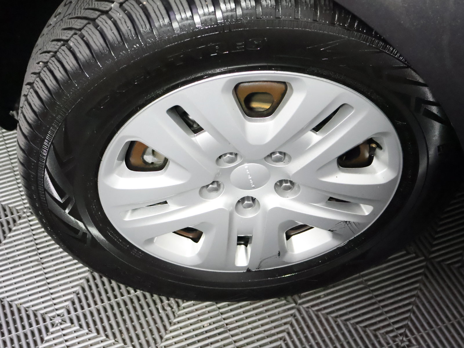 Used 2018 Dodge Grand Caravan SE FWD image 18