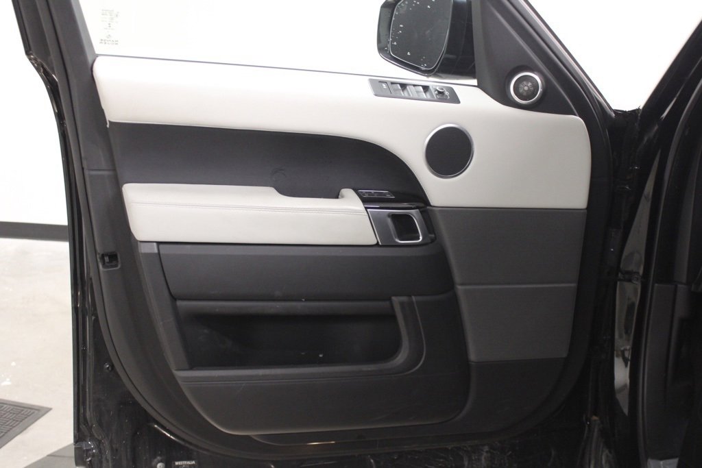 Used 2015 Land Rover Range Rover Sport Supercharged image 16