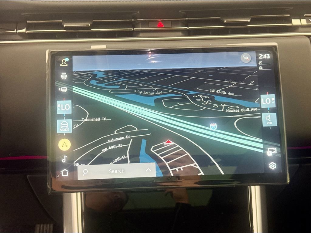 New 2026 Land Rover Range Rover SE image 13