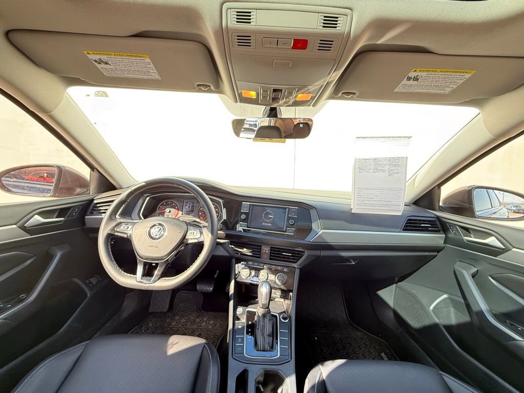 Used 2021 Volkswagen Jetta SE w/ SE Cold Weather Package image 6