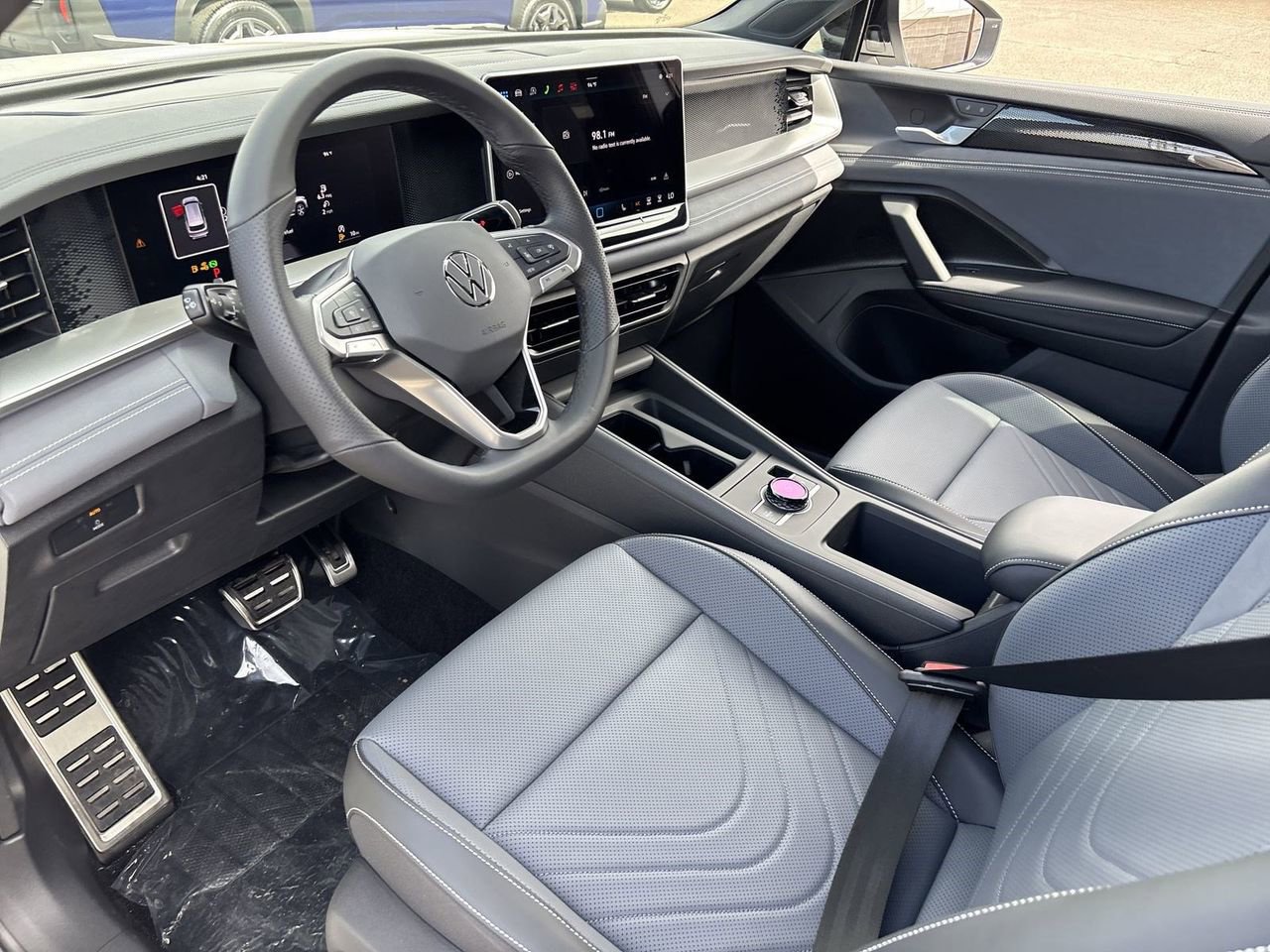 New 2026 Volkswagen Tiguan SE R-Line FWD image 14