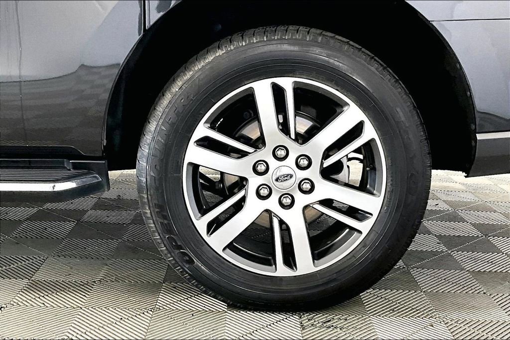 Used 2023 Ford Expedition Max Limited image 8