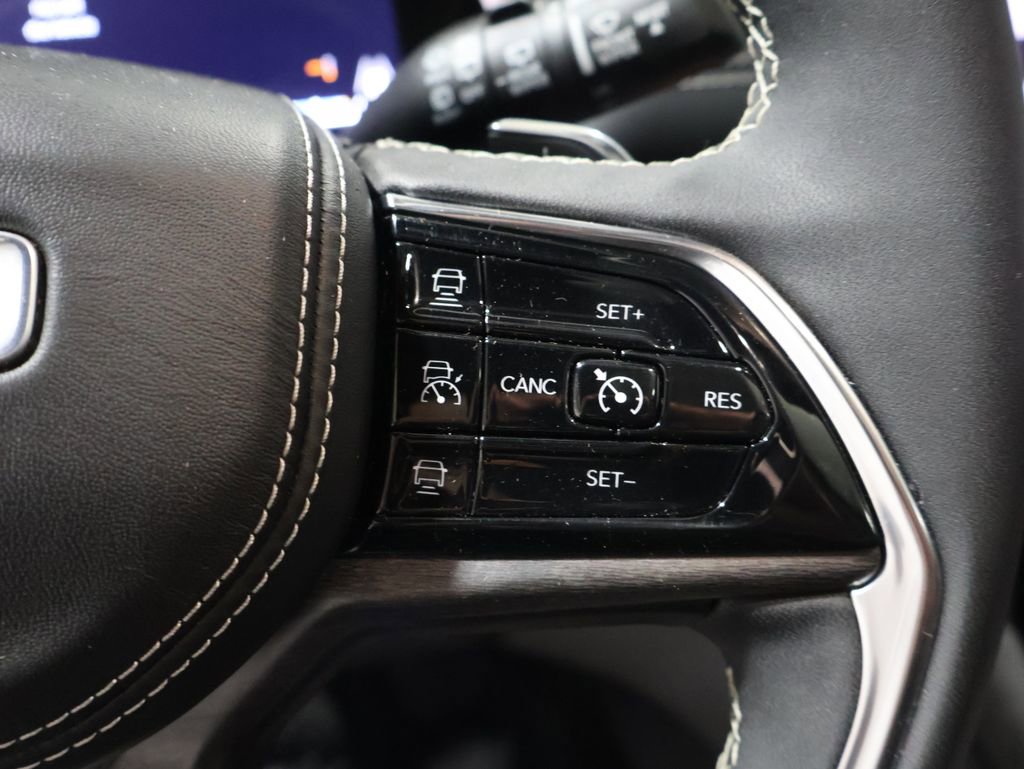 Certified 2024 Jeep Grand Cherokee Overland image 41