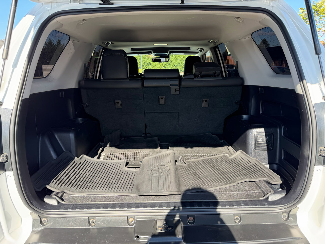 Used 2020 Toyota 4Runner SR5 Premium w/ Moonroof Package image 30