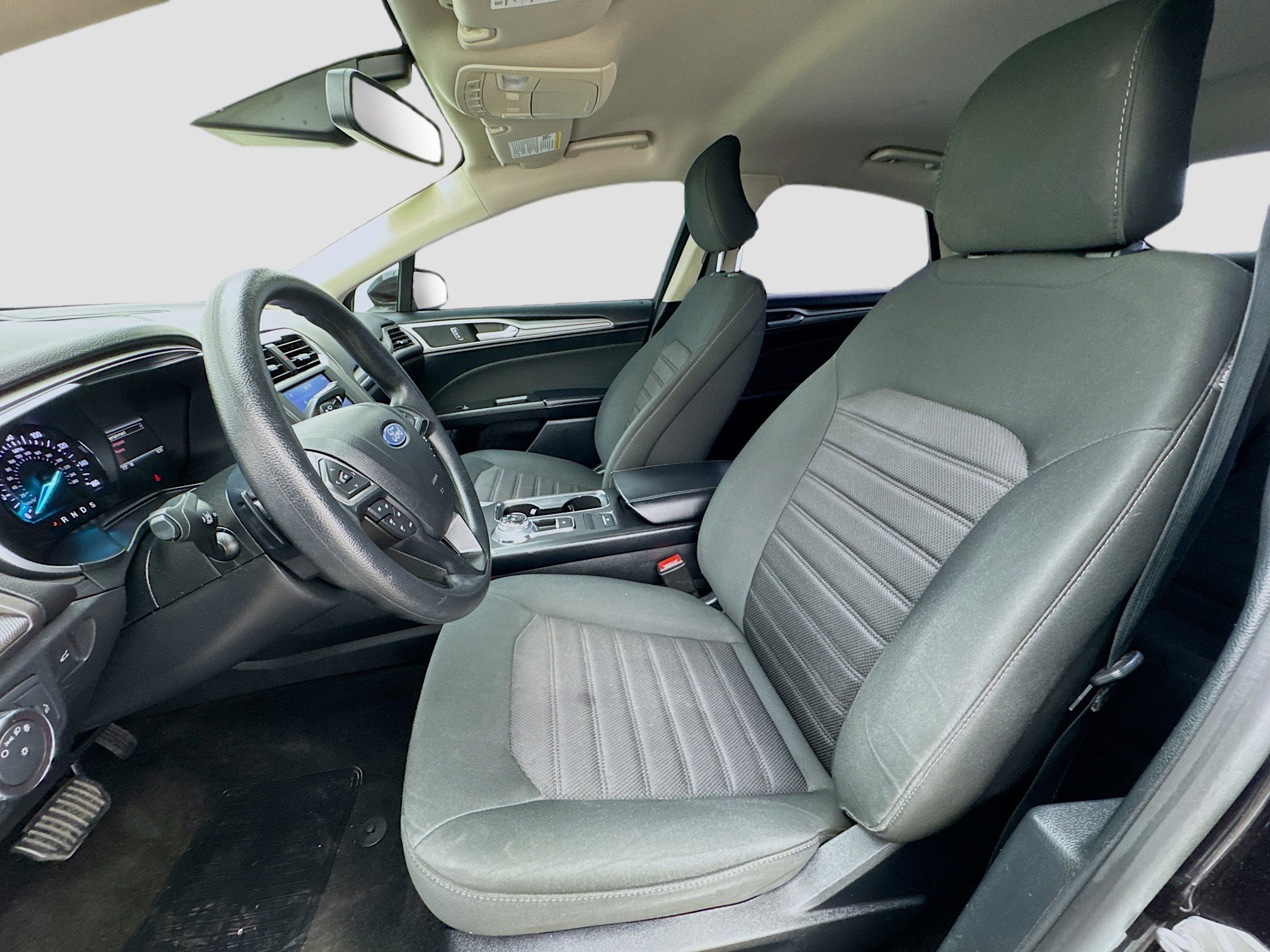 Used 2019 Ford Fusion SE FWD image 13