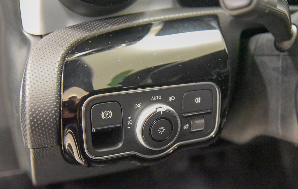 Used 2025 Mercedes-Benz CLA 250 4MATIC image 27