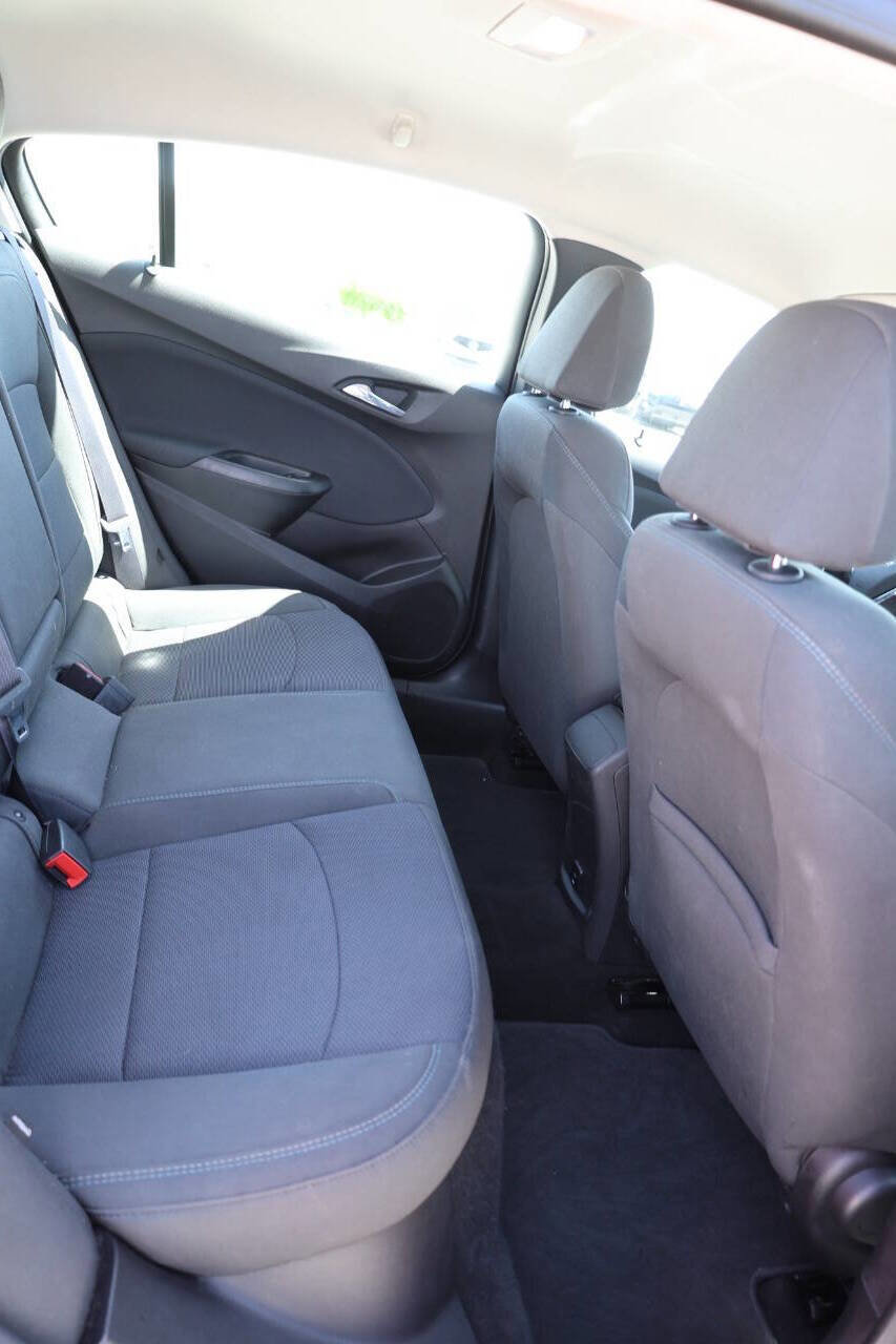 Used 2017 Chevrolet Cruze LT FWD image 16