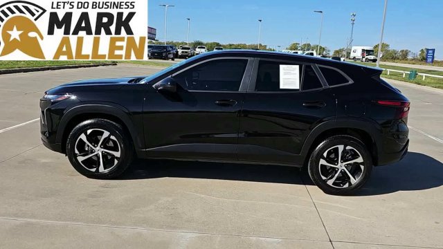 Used 2025 Chevrolet Trax RS w/ Sunroof Package FWD image 5
