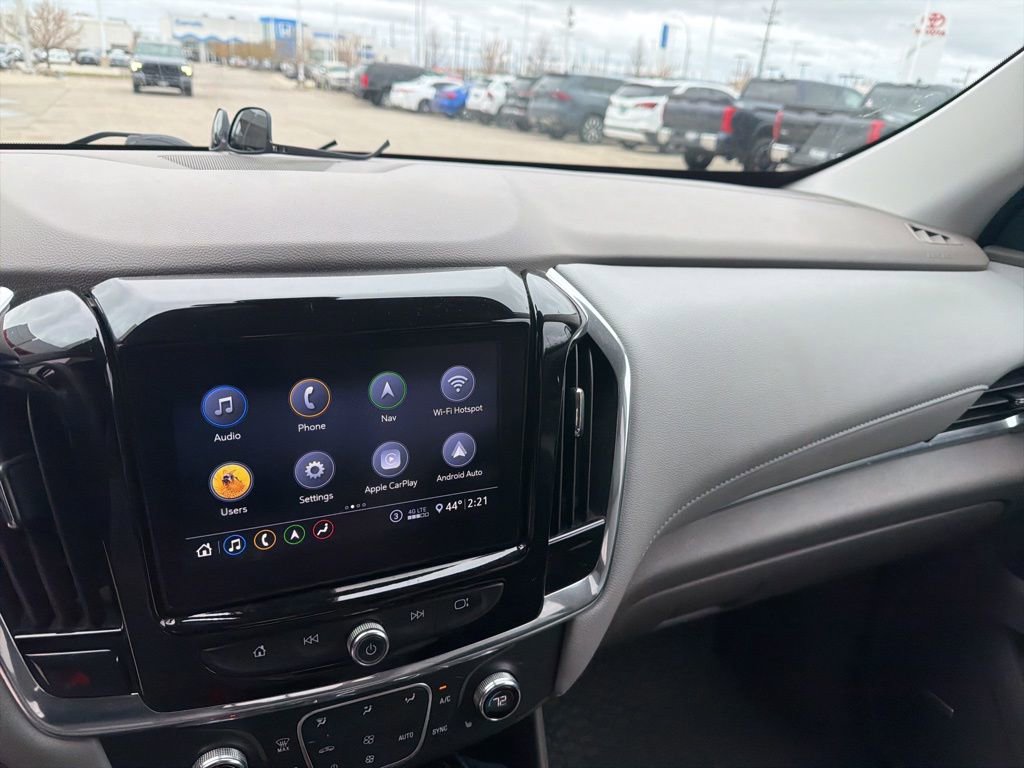 Used 2020 Chevrolet Traverse LT w/ LT Premium Package AWD/4WD image 13