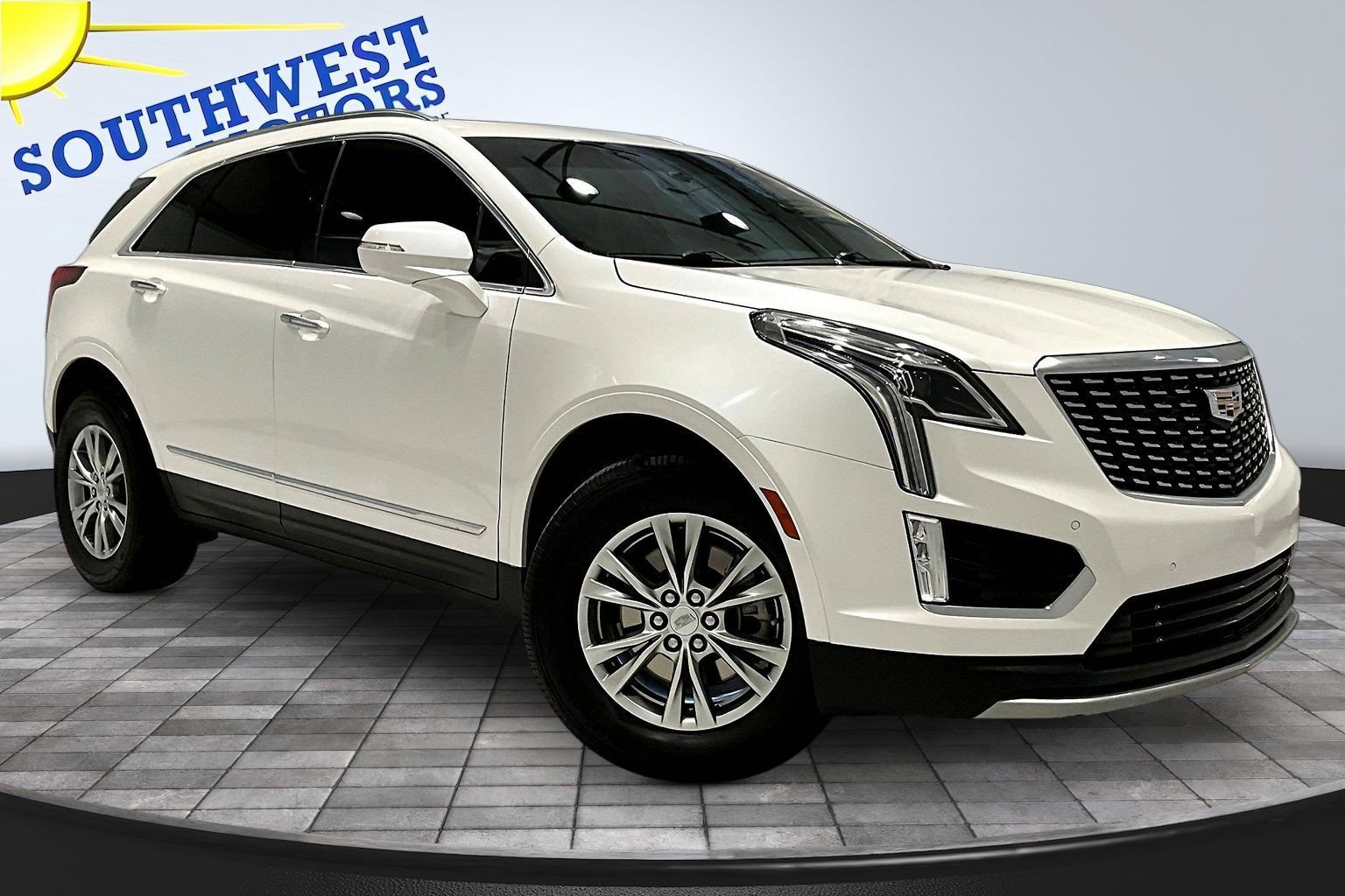 Used 2022 Cadillac XT5 Premium Luxury FWD image 3