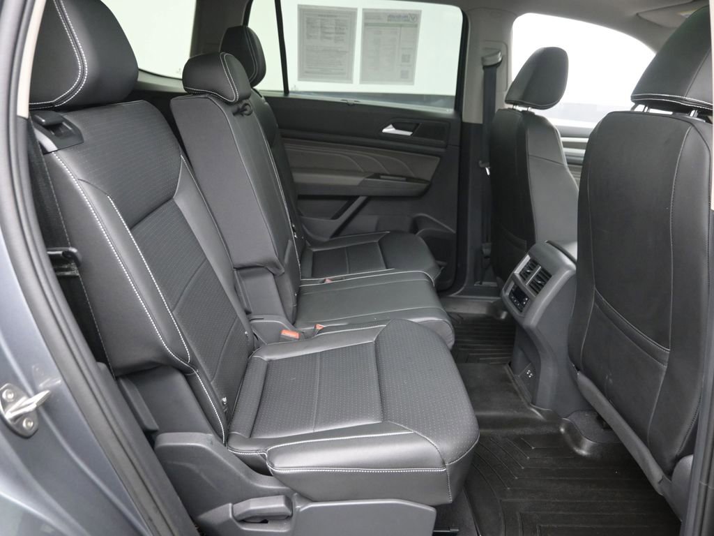 Used 2023 Volkswagen Atlas SE w/ Panoramic Sunroof Package image 9