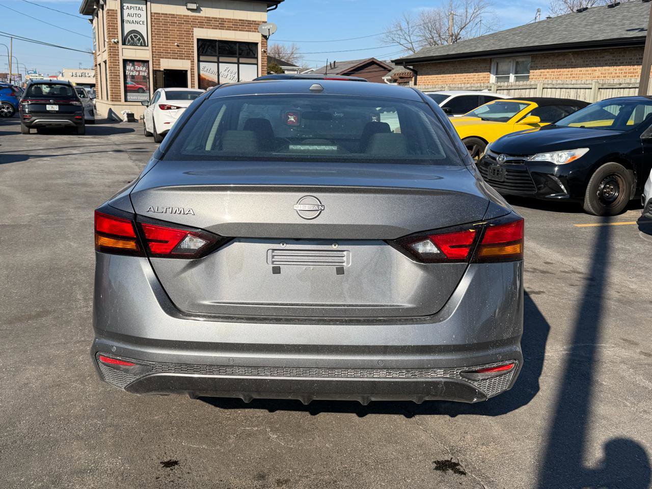 Used 2025 Nissan Altima 2.5 SV image 4