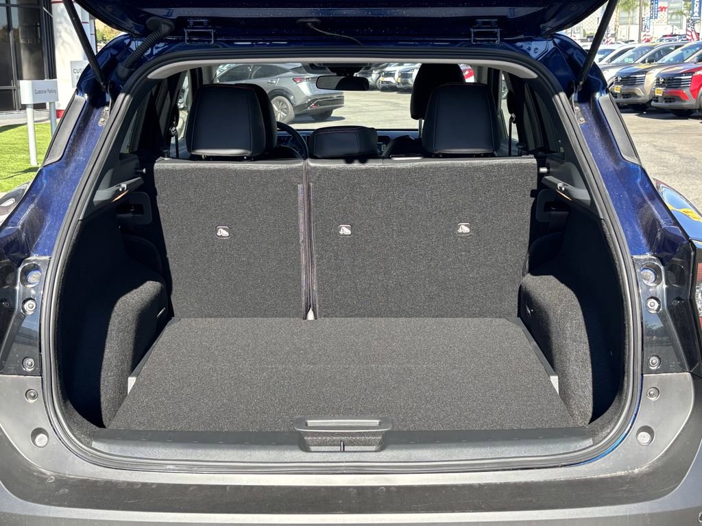 New 2026 Nissan Kicks SR image 12