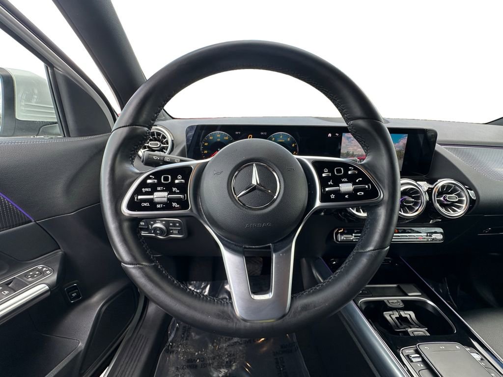 Used 2022 Mercedes-Benz GLA 250 4MATIC w/ Premium Package Lite image 12