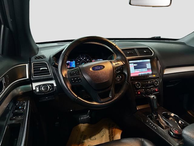 Used 2016 Ford Explorer XLT w/ Equipment Group 202A image 22