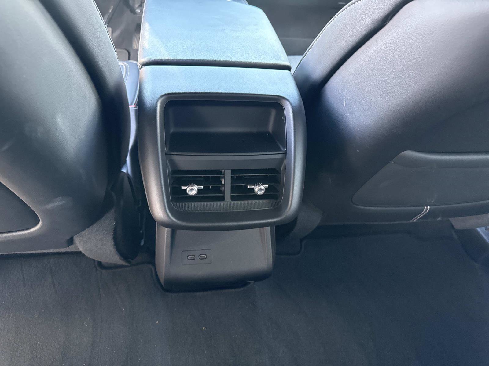 Used 2025 Cadillac Lyriq Luxury image 17