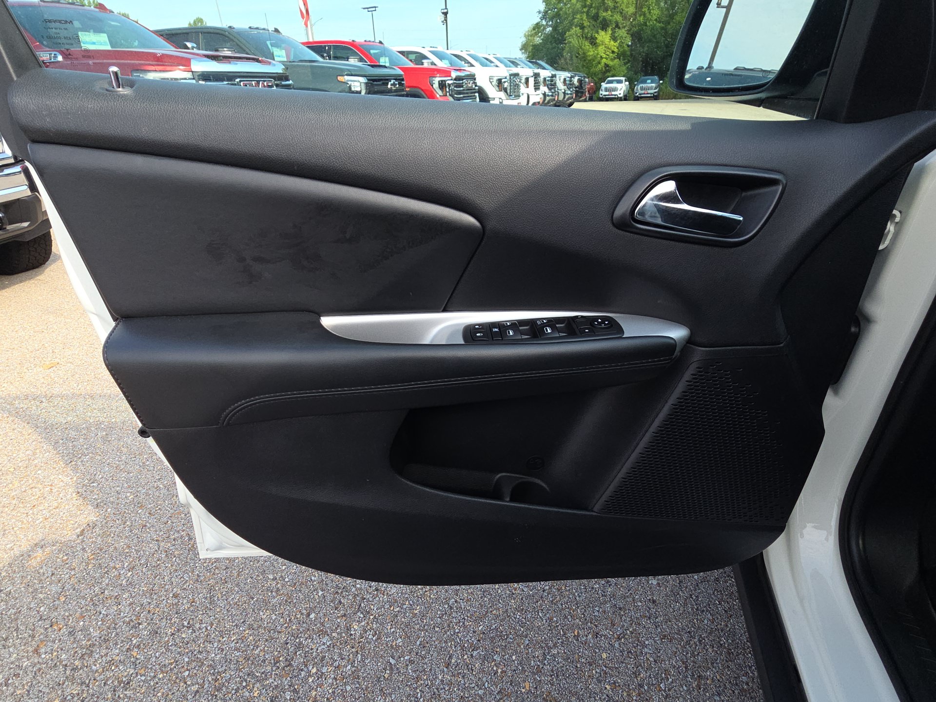Used 2020 Dodge Journey SE w/ SE Popular Equipment Group FWD image 12
