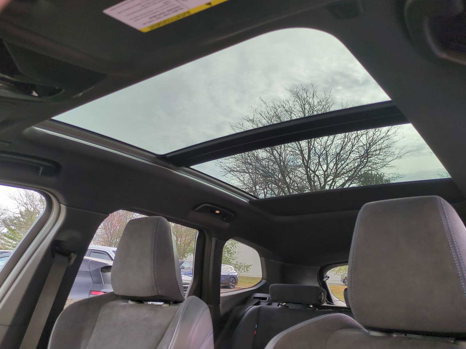 Used 2025 BMW X1 M35i w/ Premium Package image 19