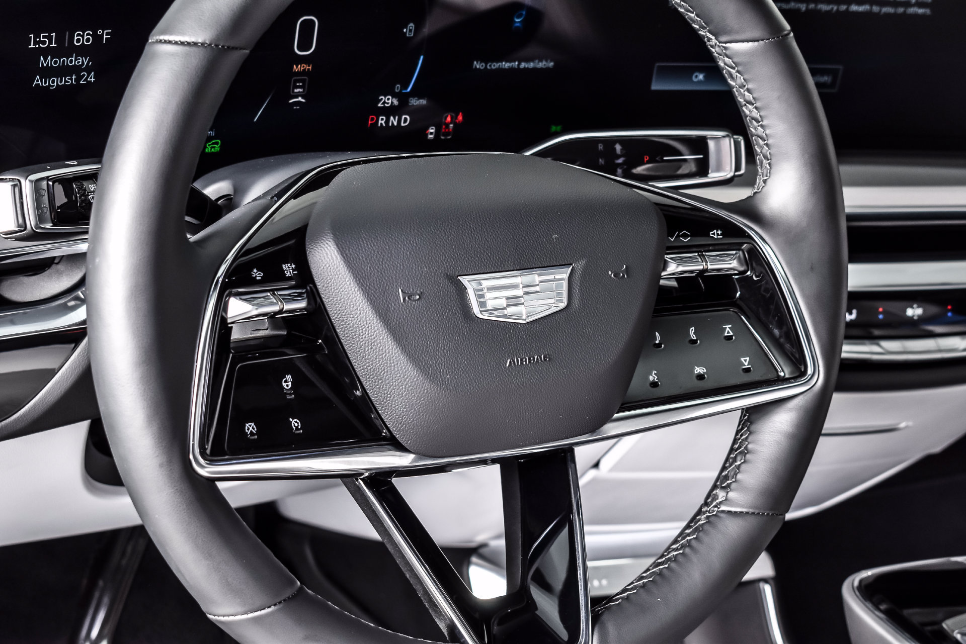 Used 2024 Cadillac Lyriq Luxury AWD/4WD image 12