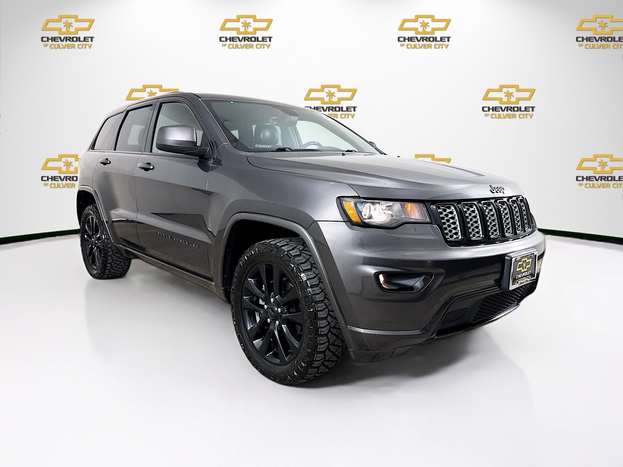Used 2018 Jeep Grand Cherokee Altitude AWD/4WD image 1