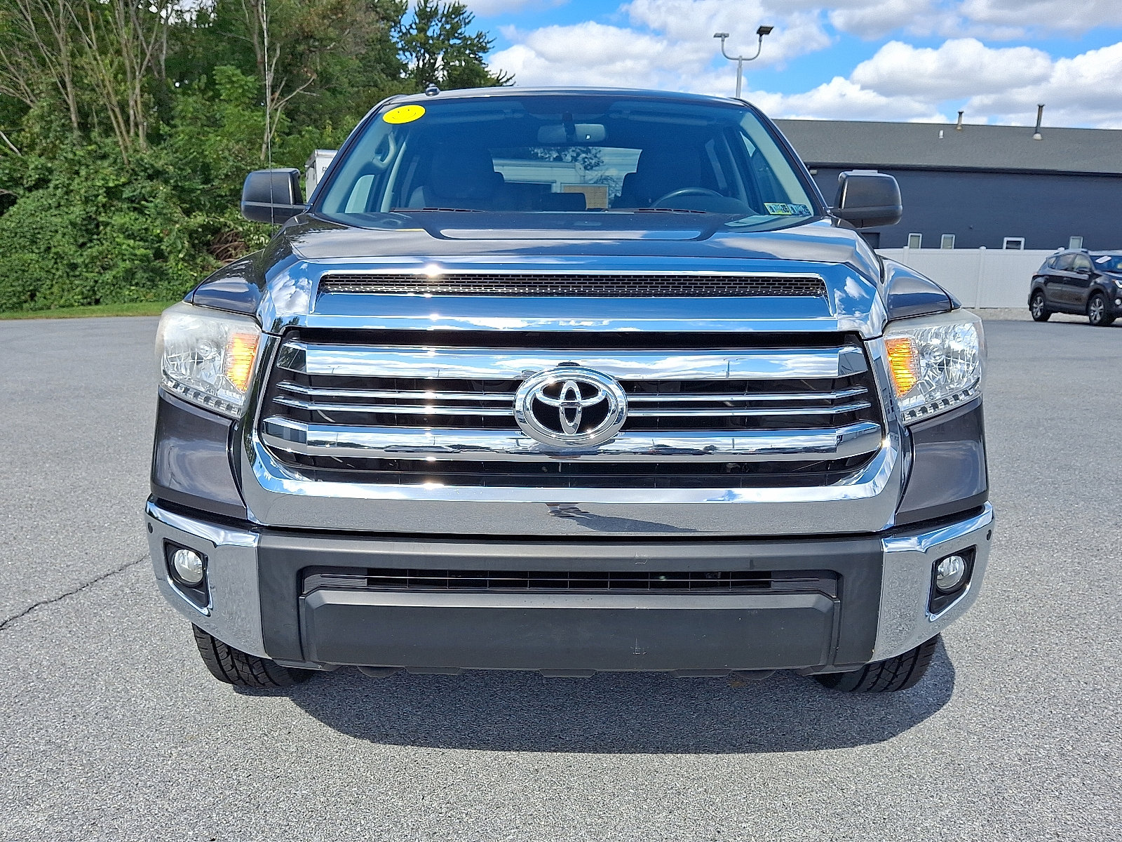 Used 2016 Toyota Tundra SR5 image 2