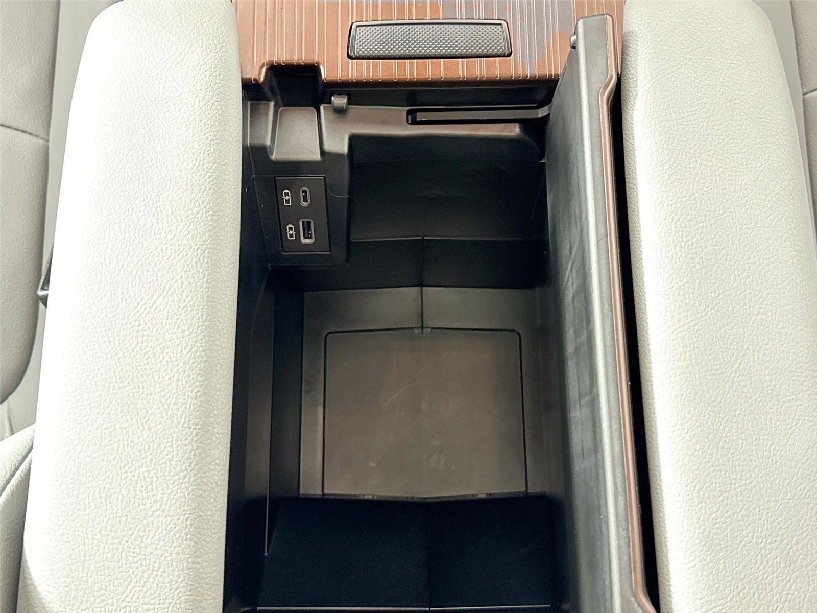 Certified 2023 Toyota Sienna XLE image 37