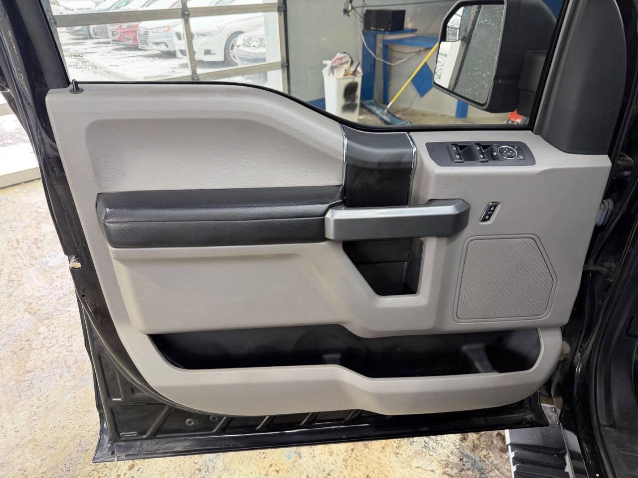 Used 2016 Ford F150 XLT image 14