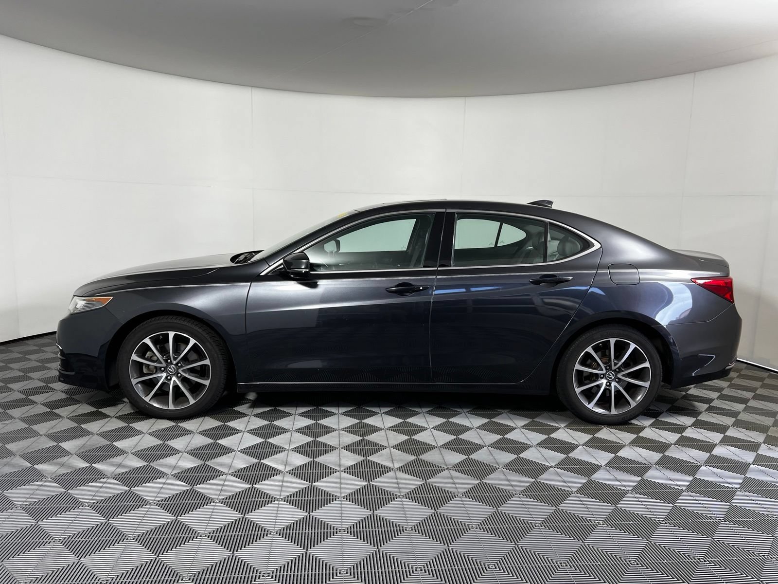 Used 2015 Acura TLX V6 w/ Technology Package FWD image 8