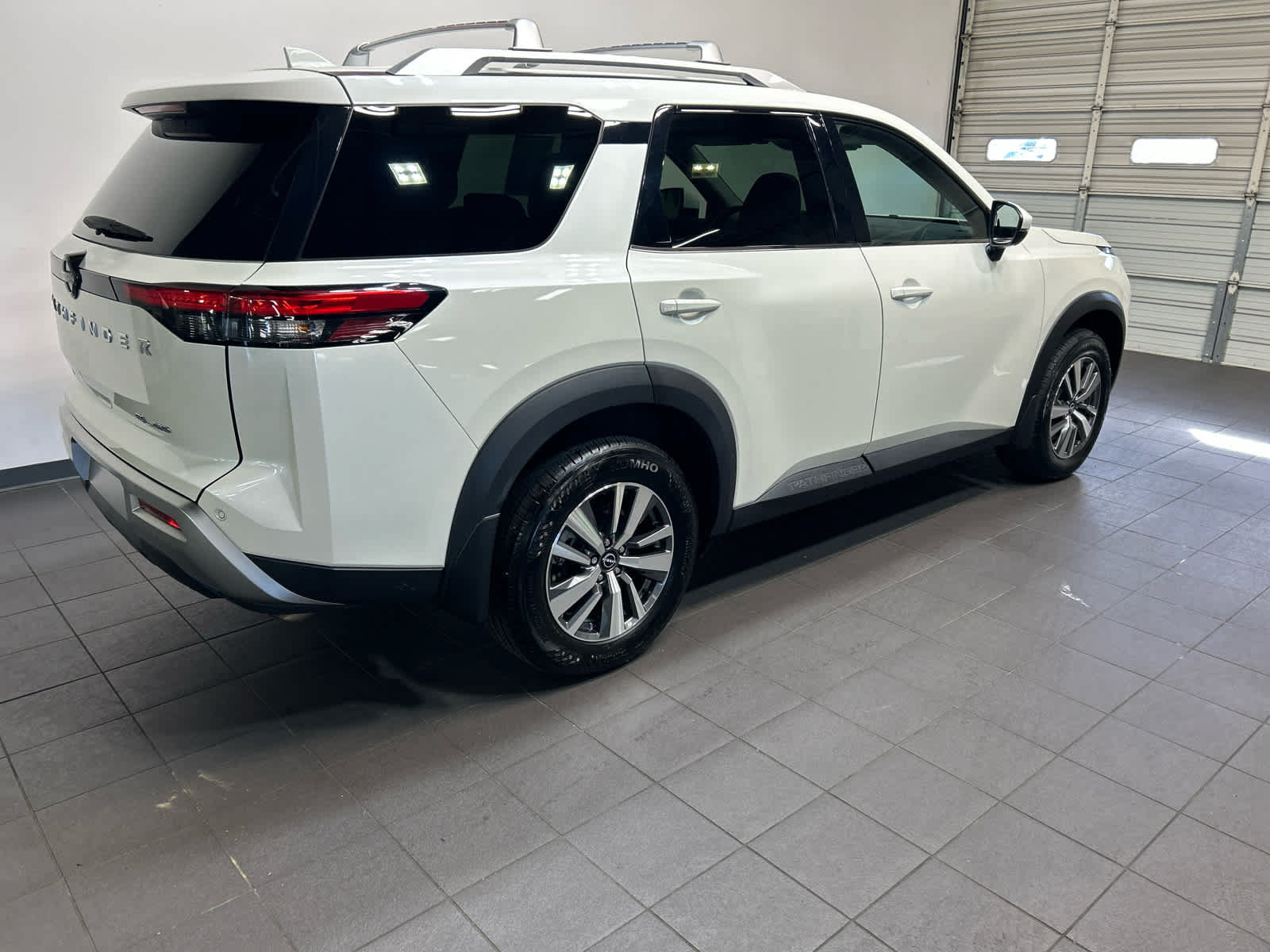 Used 2024 Nissan Pathfinder SL AWD/4WD image 5