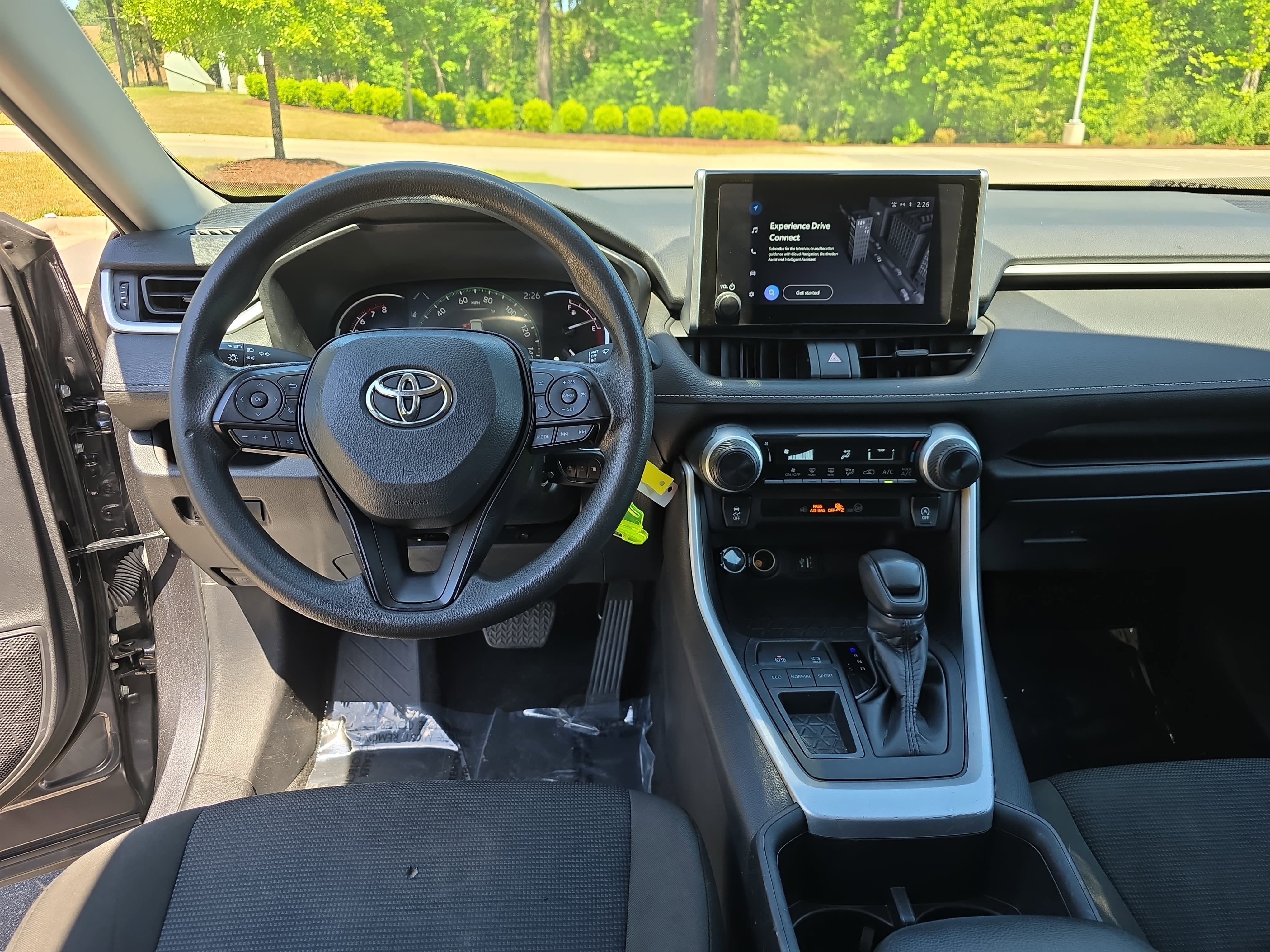 Used 2024 Toyota RAV4 LE FWD image 18