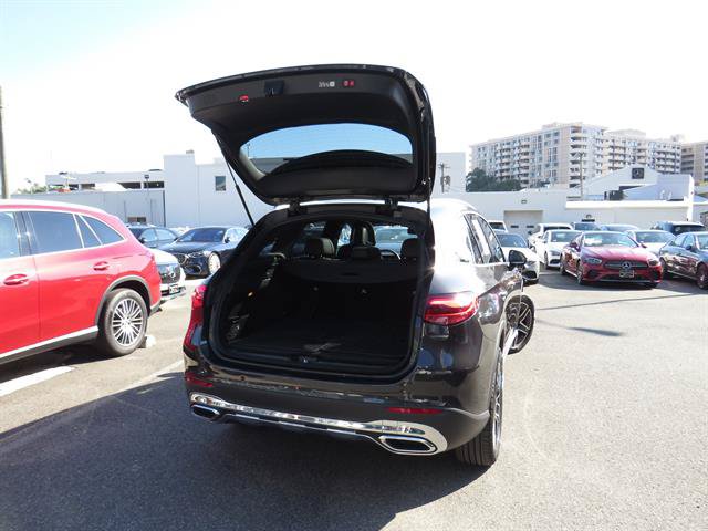 Used 2026 Mercedes-Benz GLC 300 4MATIC image 31