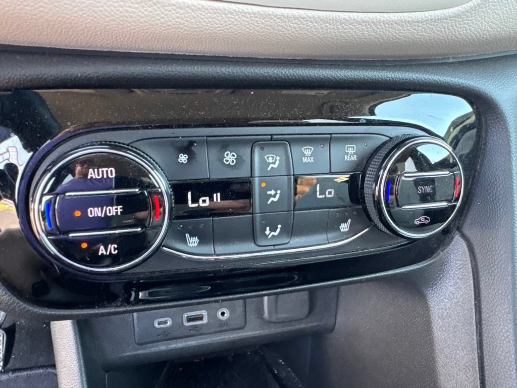 Used 2022 Buick Encore GX Essence w/ Advanced Technology Package FWD image 14