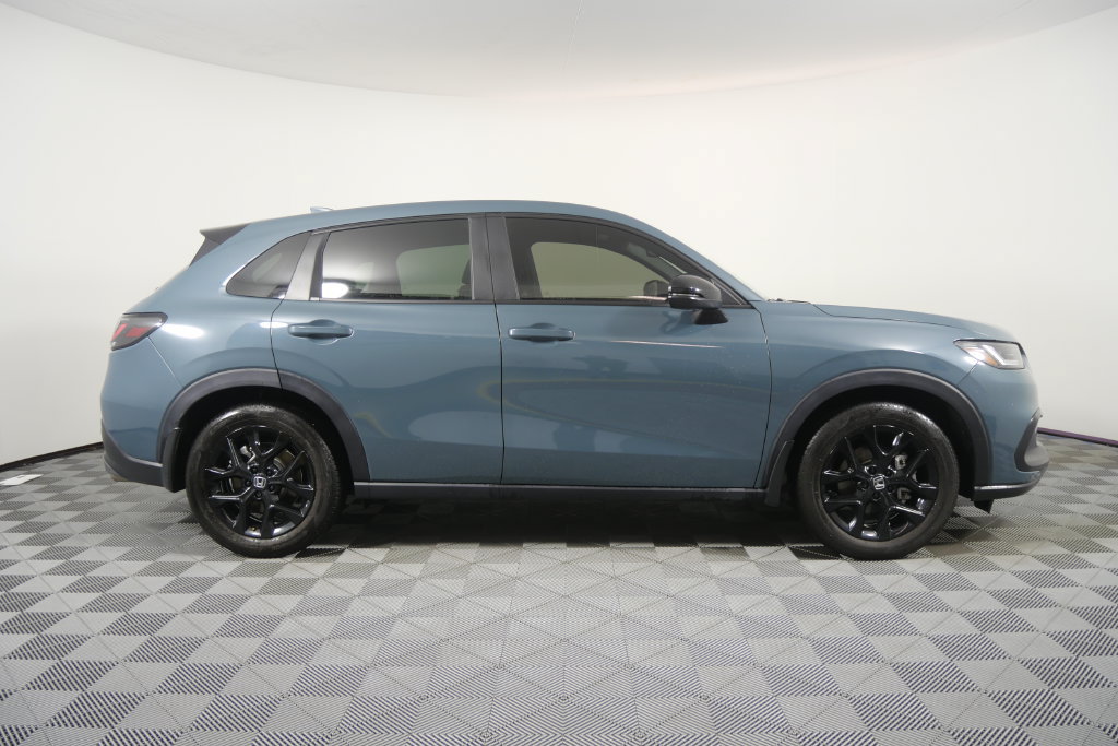 Used 2025 Honda HR-V Sport image 3