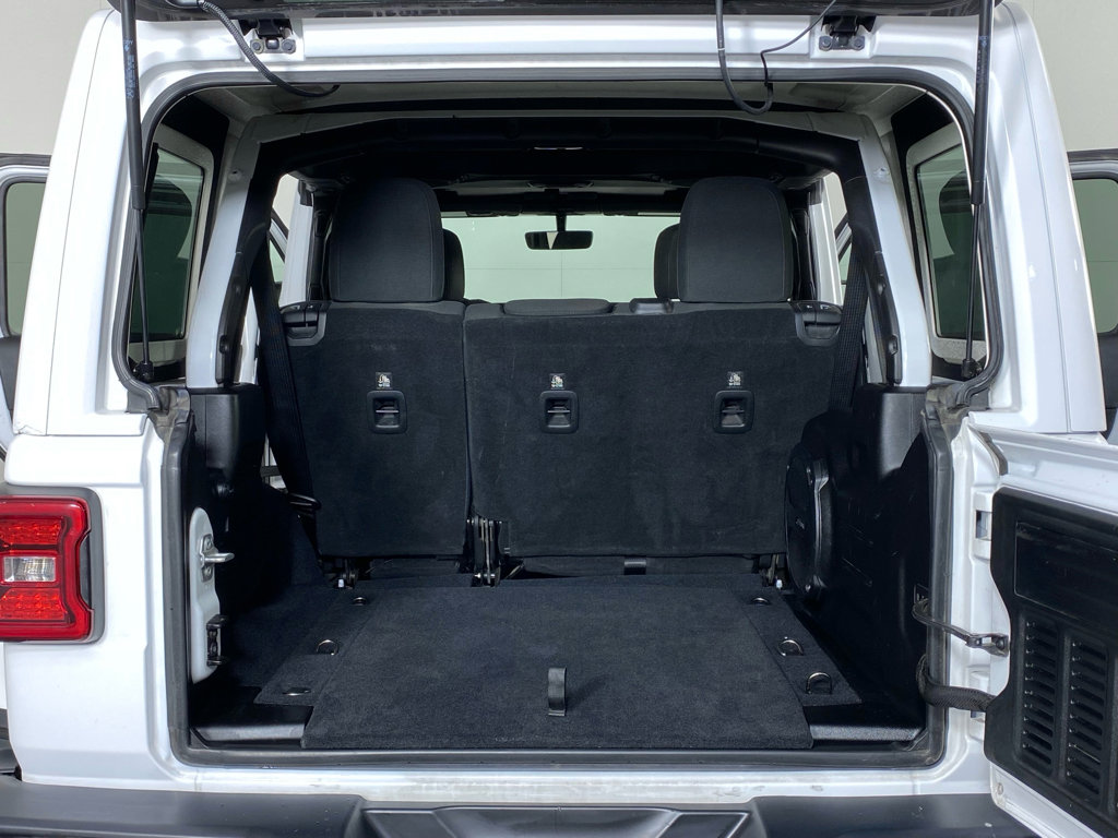 Used 2018 Jeep Wrangler Unlimited Sahara image 16