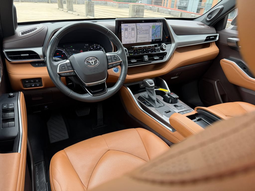 Used 2021 Toyota Highlander Platinum AWD/4WD image 13