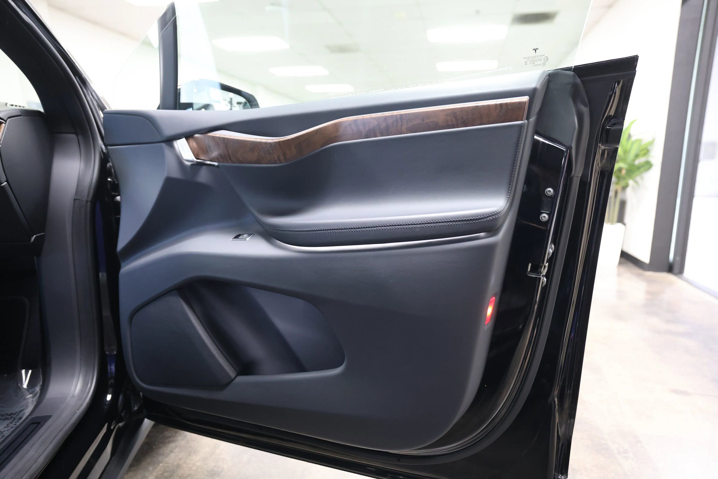 Used 2019 Tesla Model X Long Range AWD/4WD image 34