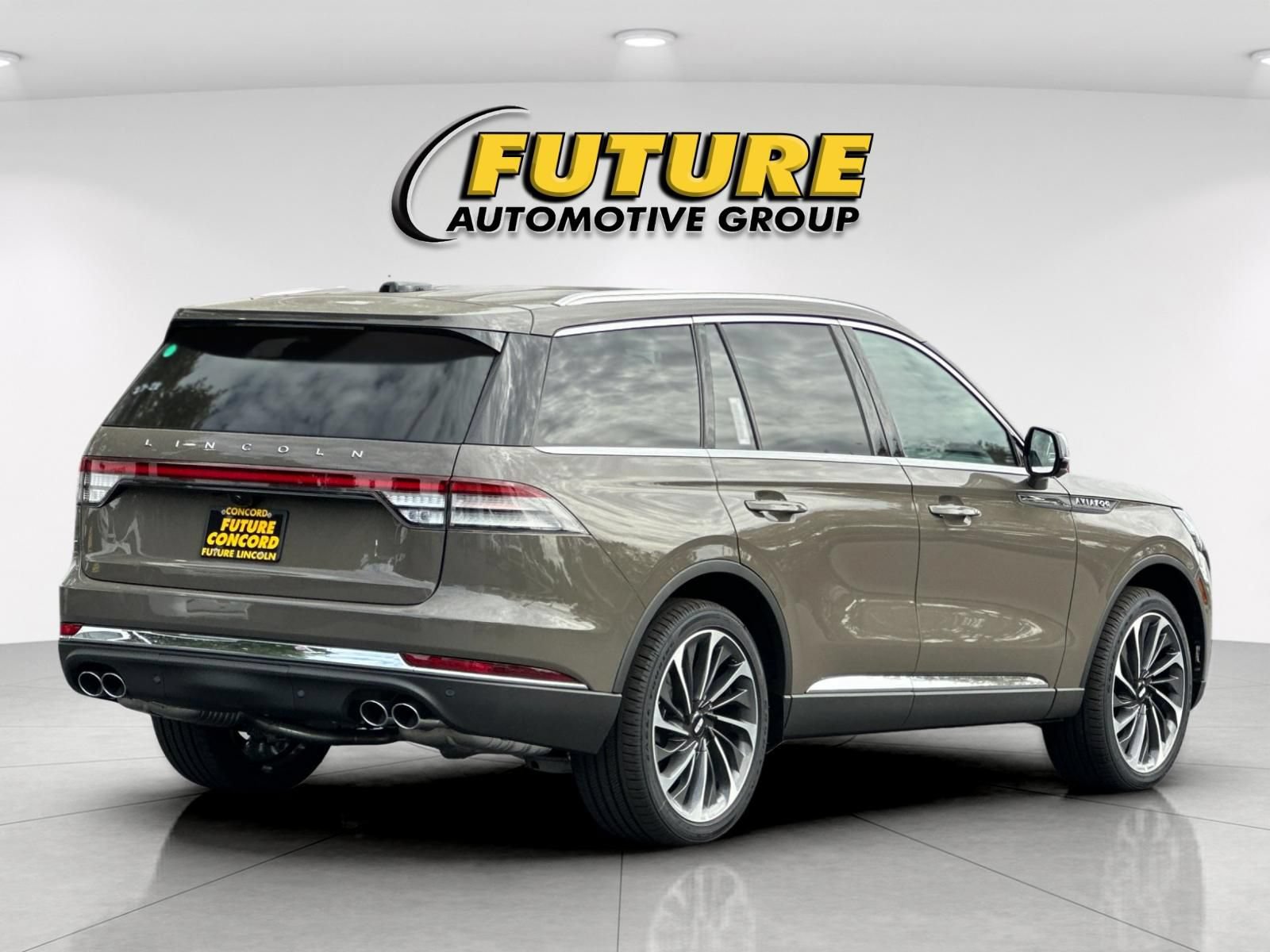 New 2026 Lincoln Aviator Reserve AWD/4WD image 3