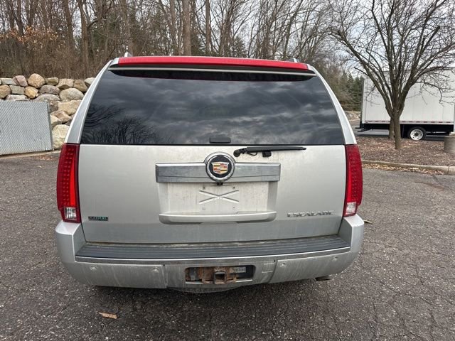 Used 2010 Cadillac Escalade Luxury image 4