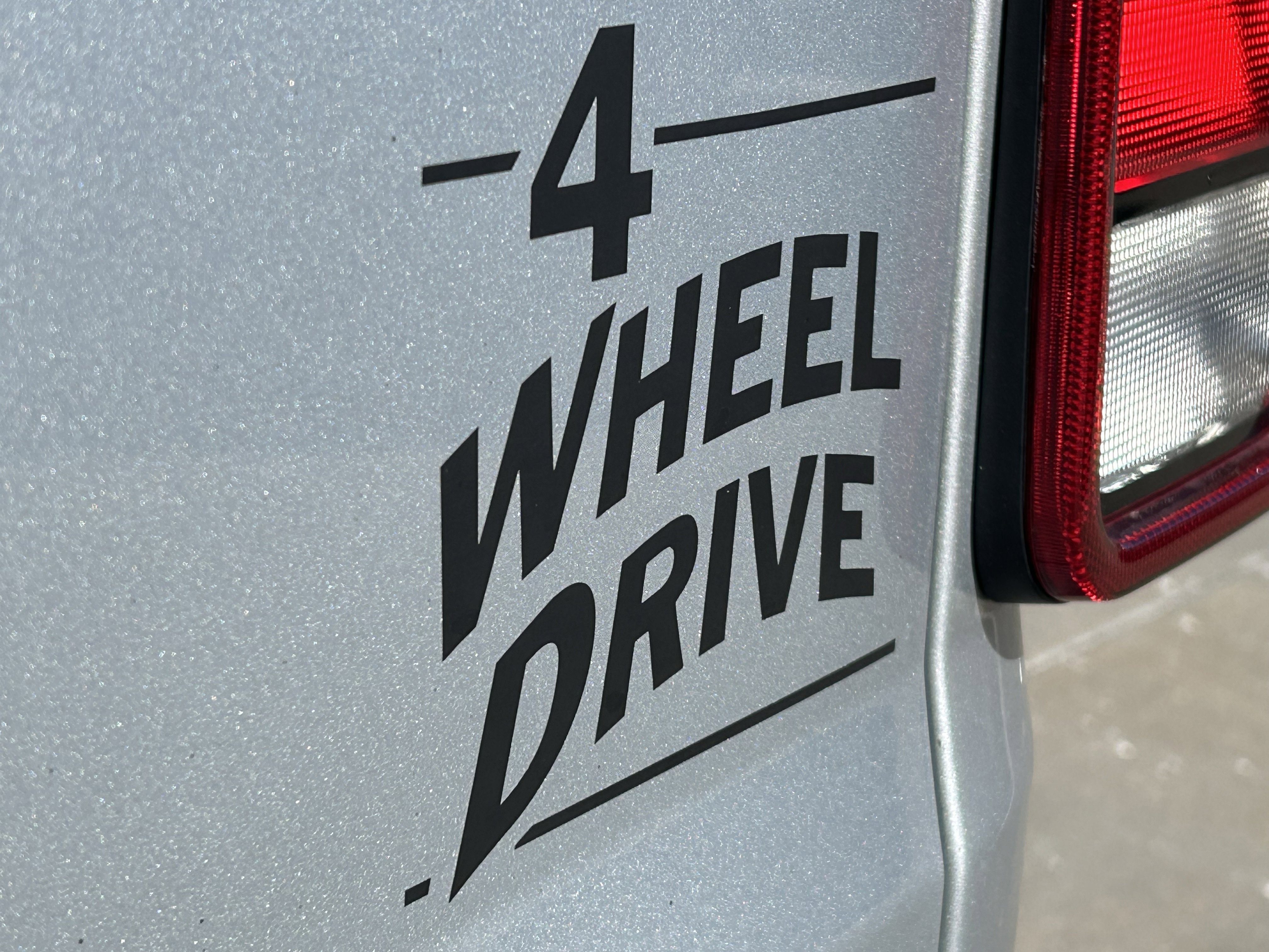 Used 2022 Jeep Gladiator Sport image 8