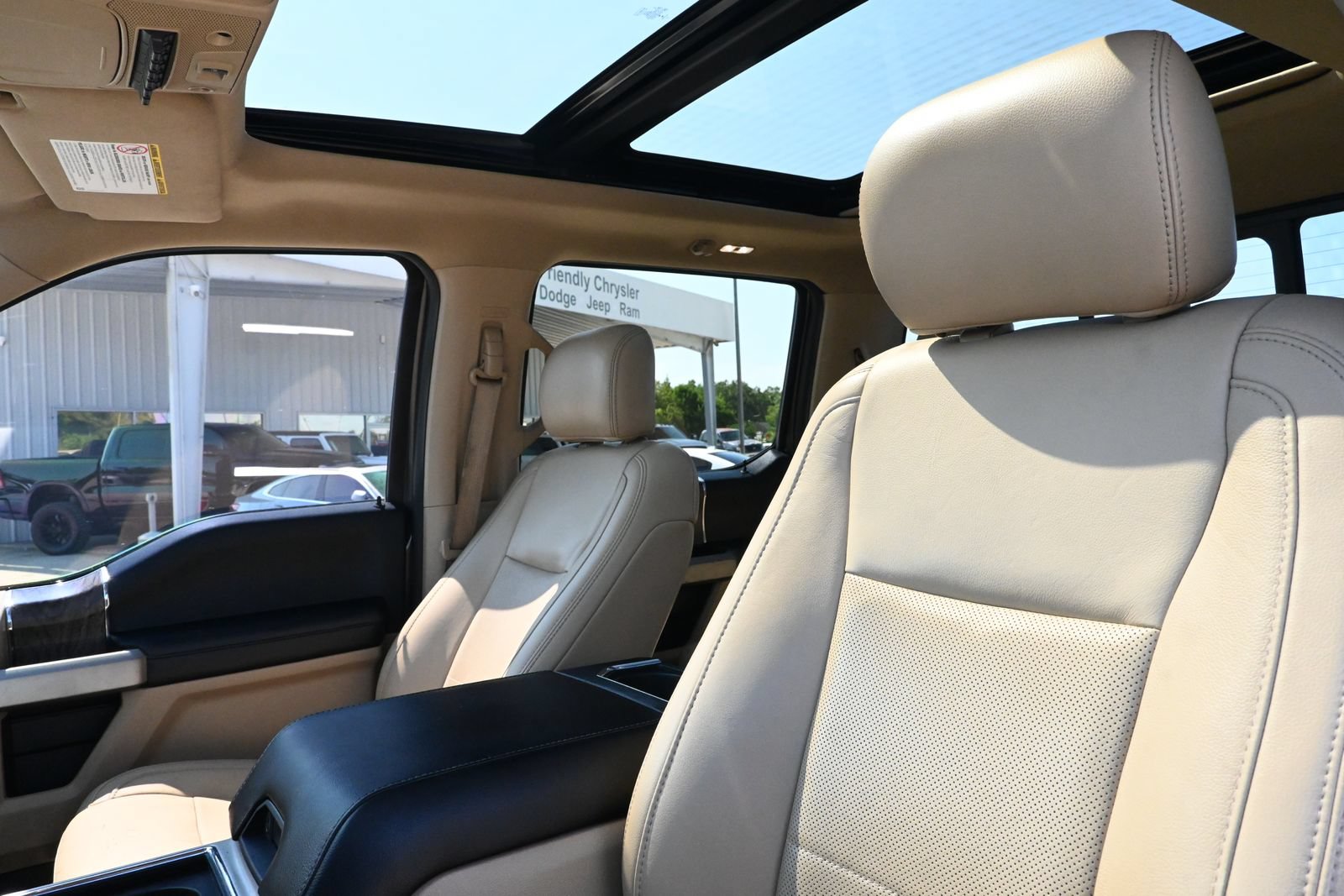 Used 2019 Ford F250 Lariat w/ Lariat Ultimate Package AWD/4WD image 13