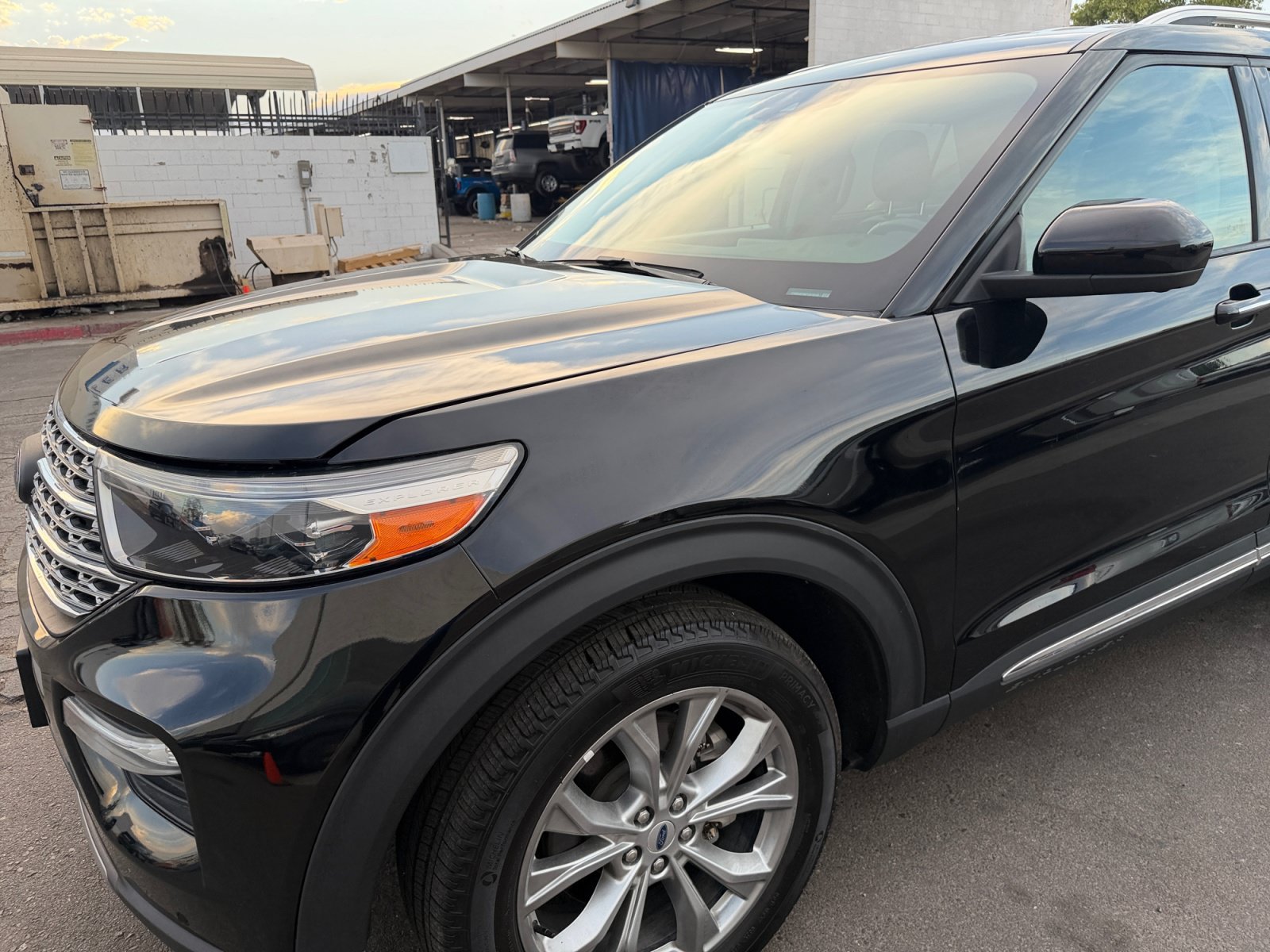 Used 2023 Ford Explorer Limited AWD/4WD image 10