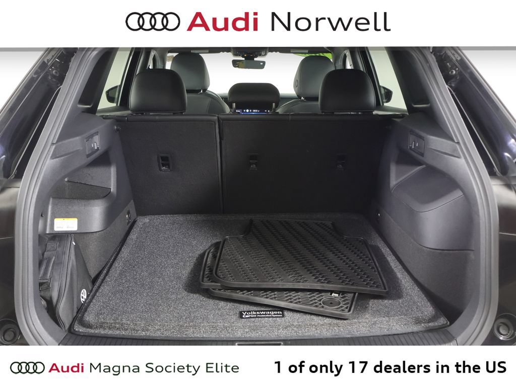 Used 2025 Volkswagen Tiguan SE R-Line AWD/4WD image 13